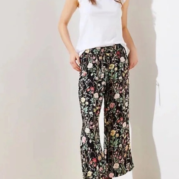 LOFT Pants - Loft Floral Fluid drawstring pants